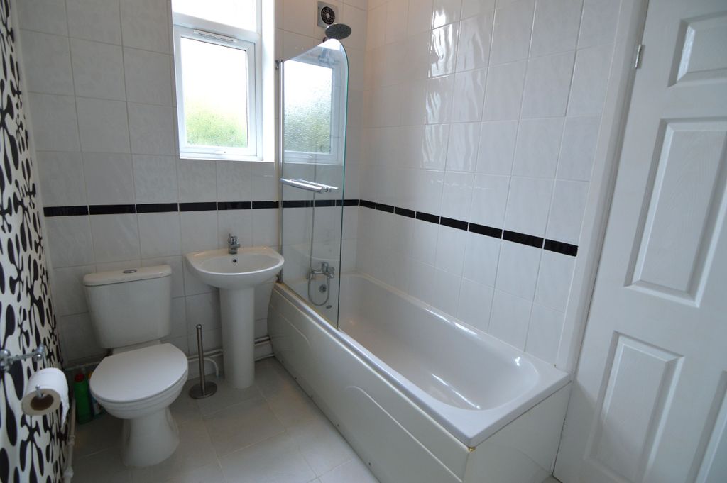Additional image 10 of 2 bed flat for saleOld Hinckley Road, Nuneaton CV10
