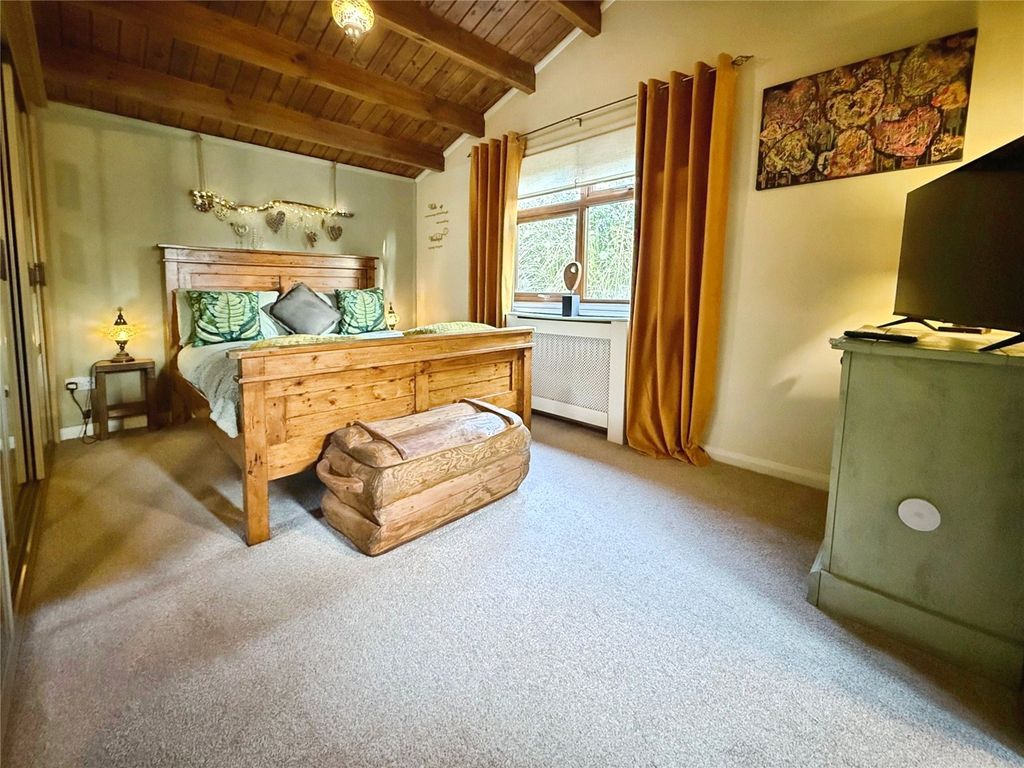 Property photo 2 of 25 Bedroom 1