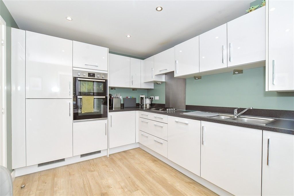 Property photo 2 of 14 Kitchen