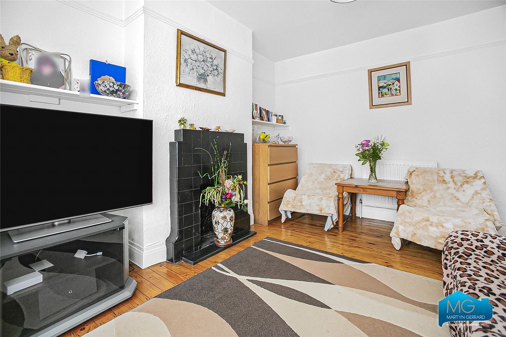 Property photo 2 of 17 Picture No. 30