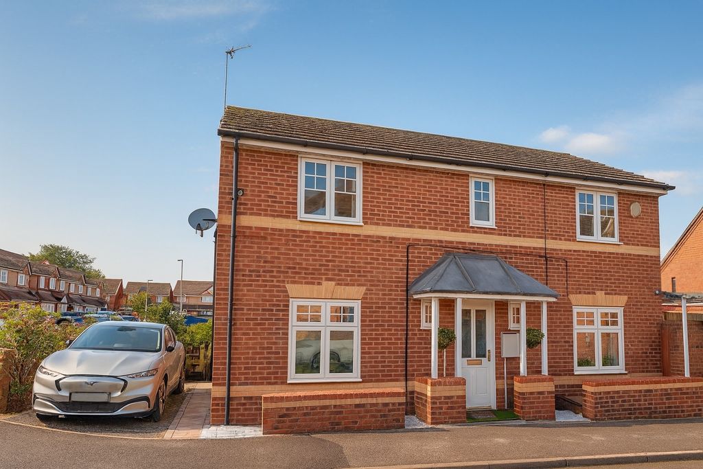 Property photo 1 of 28 Lowbrook Avenue