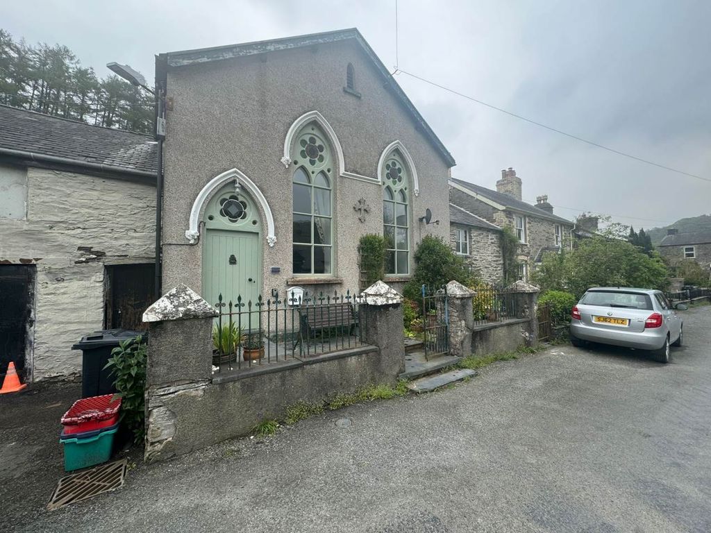 Property photo 1 of 10 572E849E-3E38-4310-A03c-36670ba126Bb
