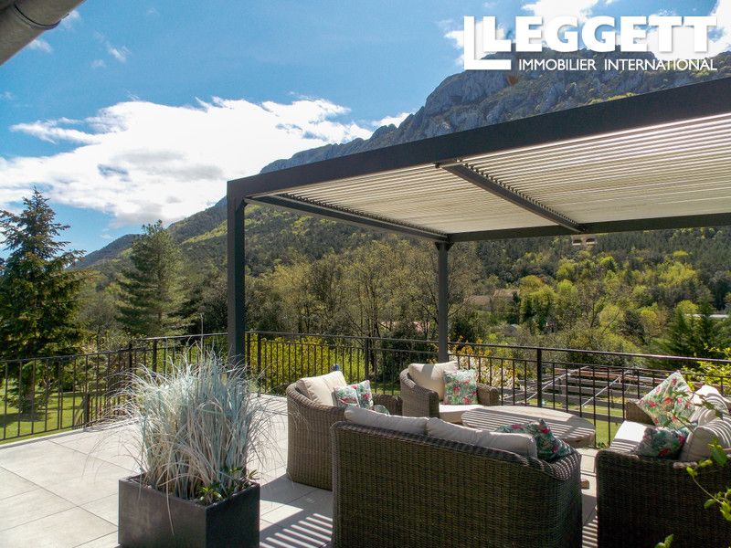 Property photo 3 of 10