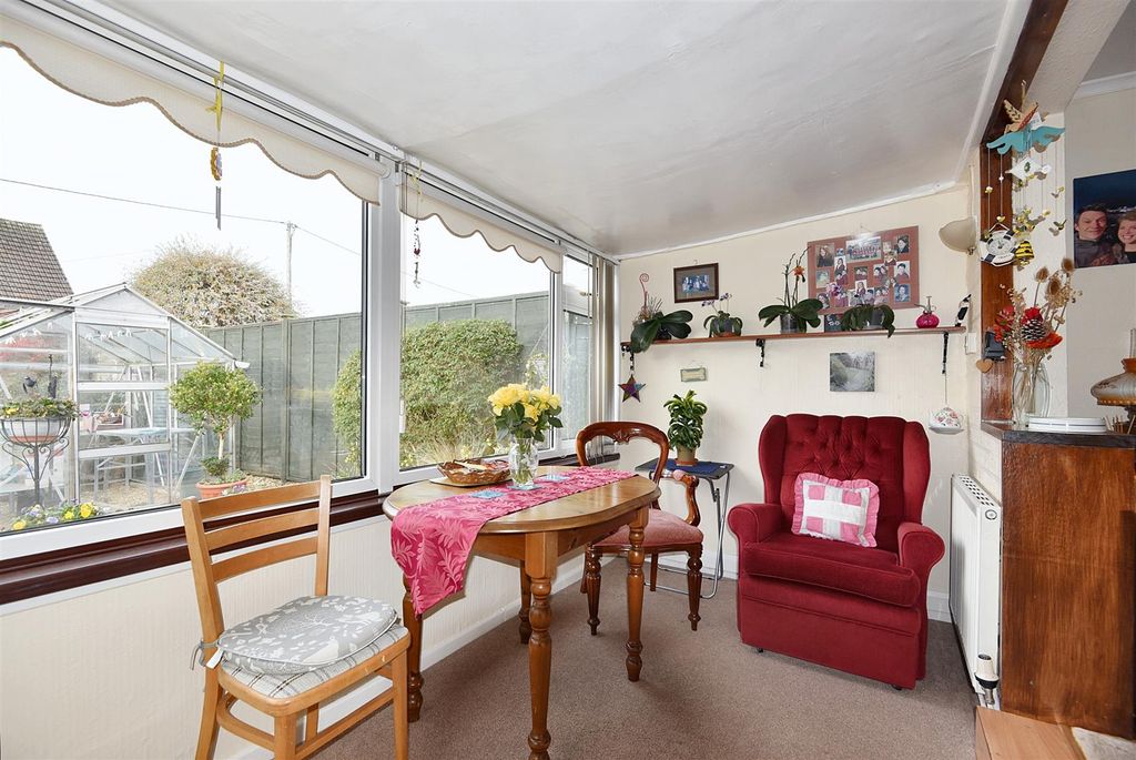 Property photo 3 of 10 Sun Room