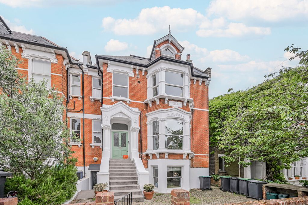Property photo 1 of 11
