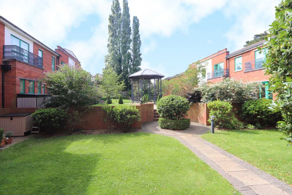 Property photo 2 of 12
