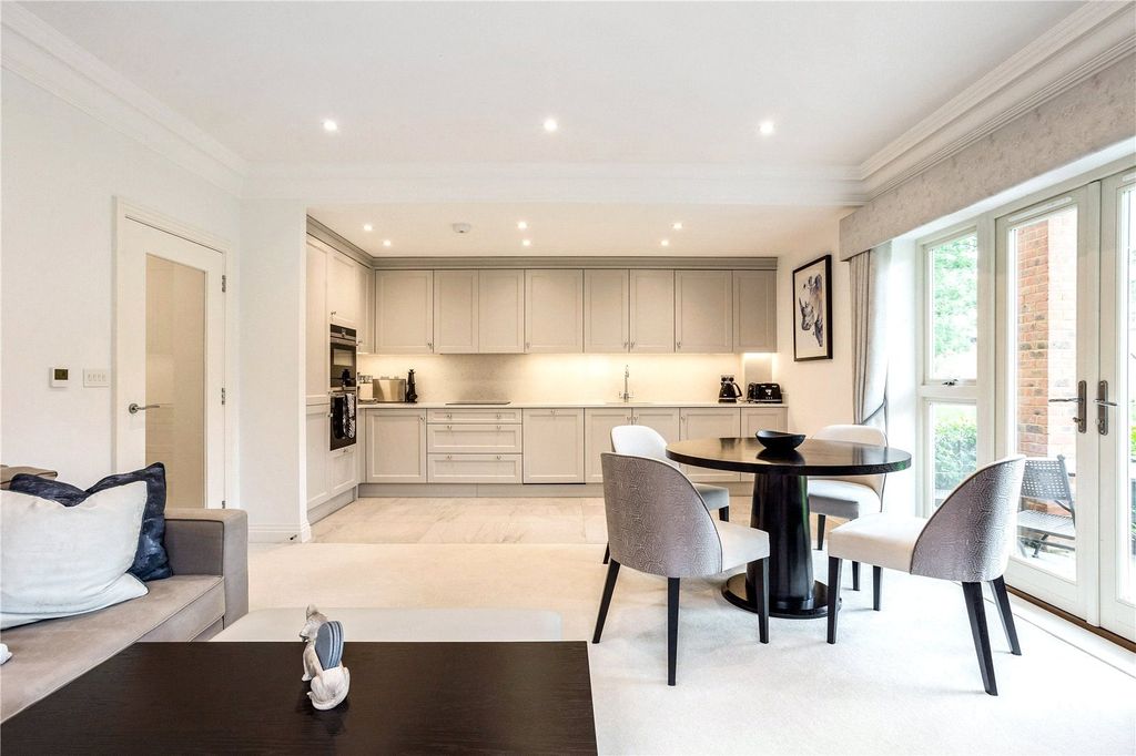 Property photo 3 of 11 Kitchen/Dining Room