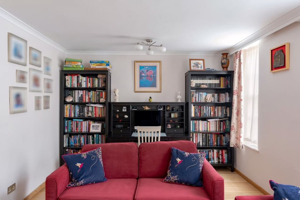 Property photo 2 of 11