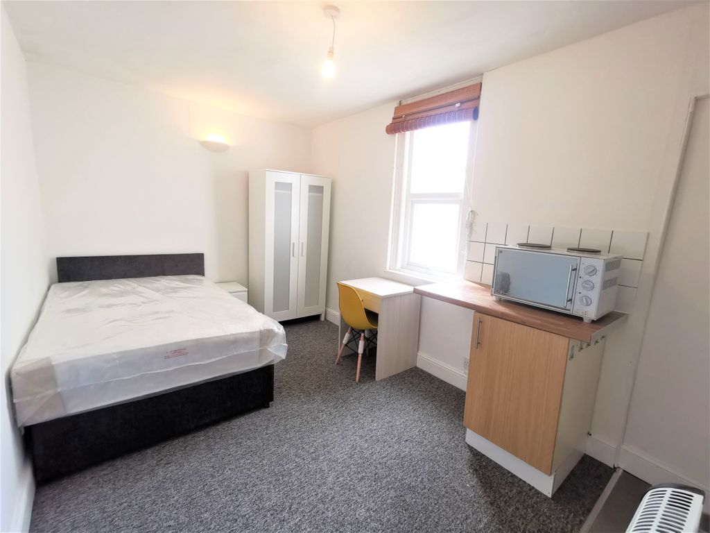Property photo 2 of 4
