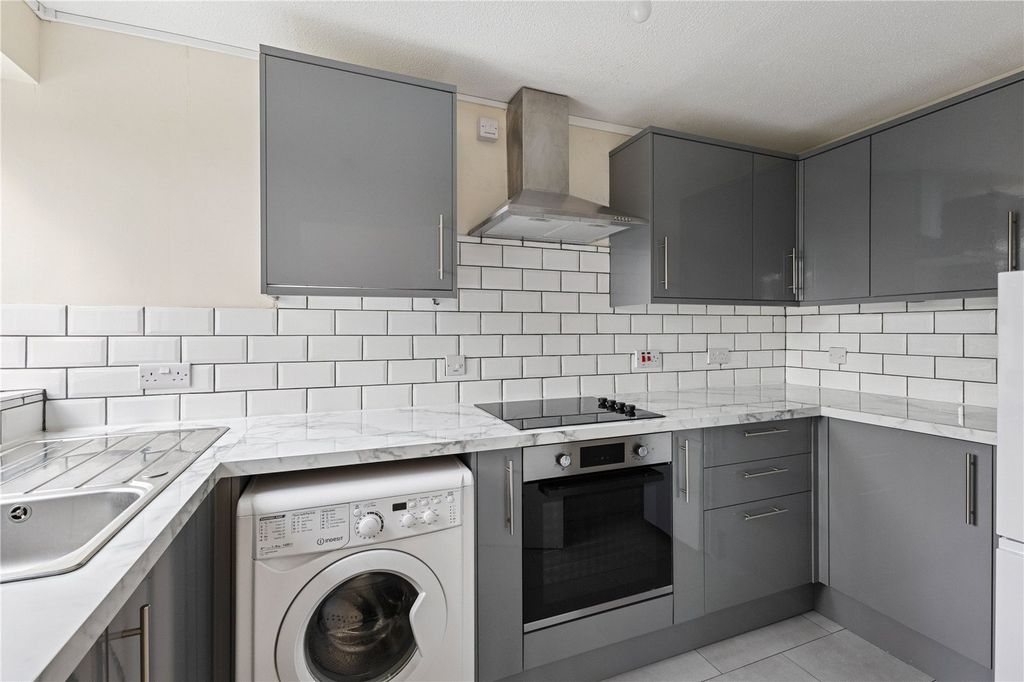 Property photo 3 of 12 Picture No. 10