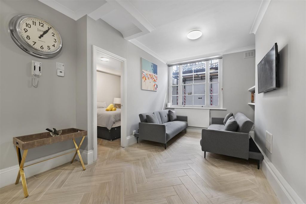 Property photo 1 of 9 Orsett Terrace, 38A, July 25-1.Jpg