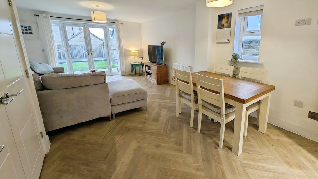 Property photo 3 of 20 Pbox-Img.Jpg