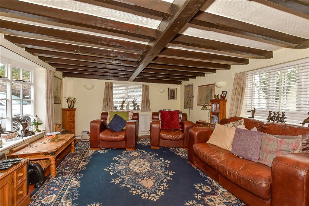 Property photo 1 of 11 Lounge