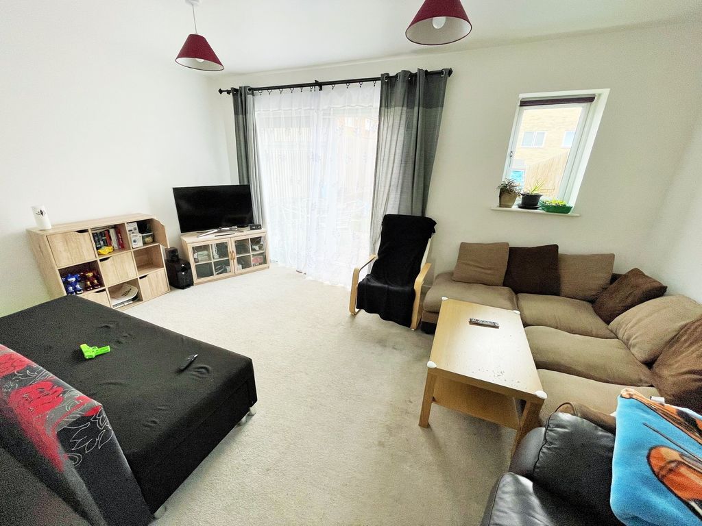 Property photo 2 of 11