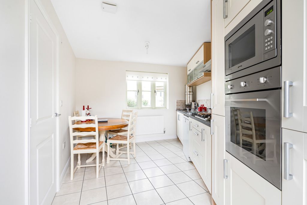 Property photo 3 of 15 5_91474.Jpg