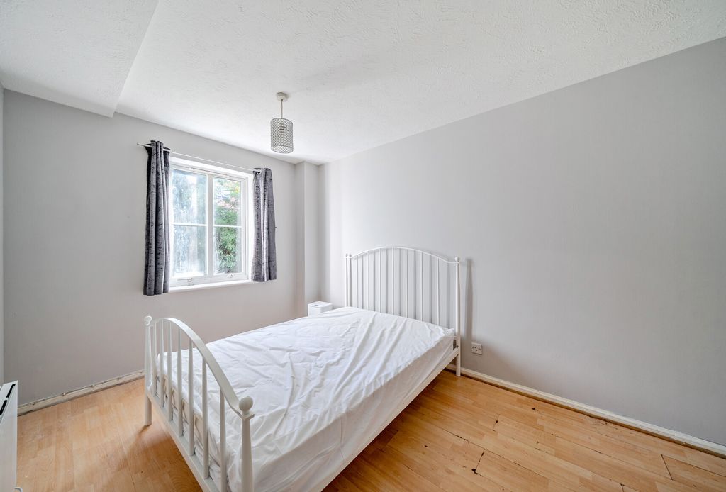 Property photo 3 of 8 1371559-14-68F74F...