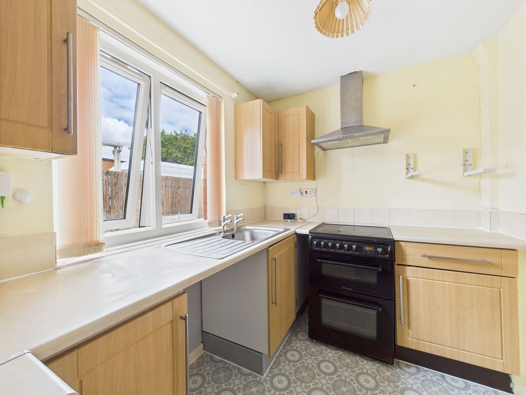 Property photo 3 of 14 Kitchen