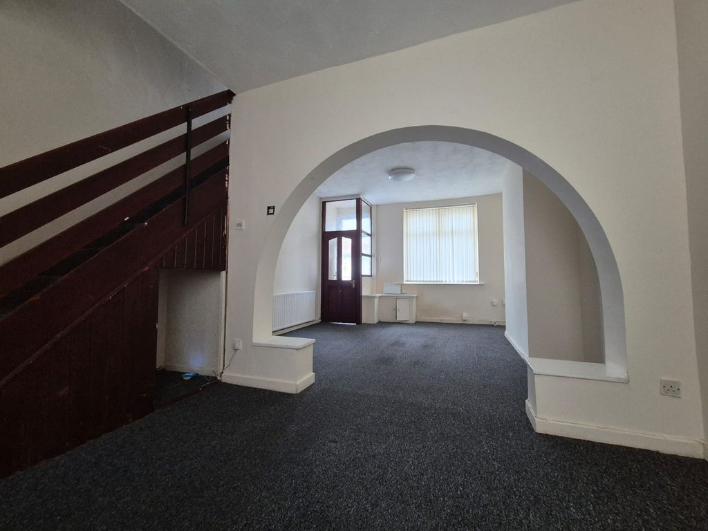 Property photo 1 of 3