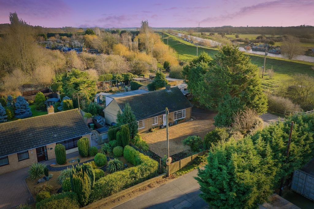 Property photo 1 of 37