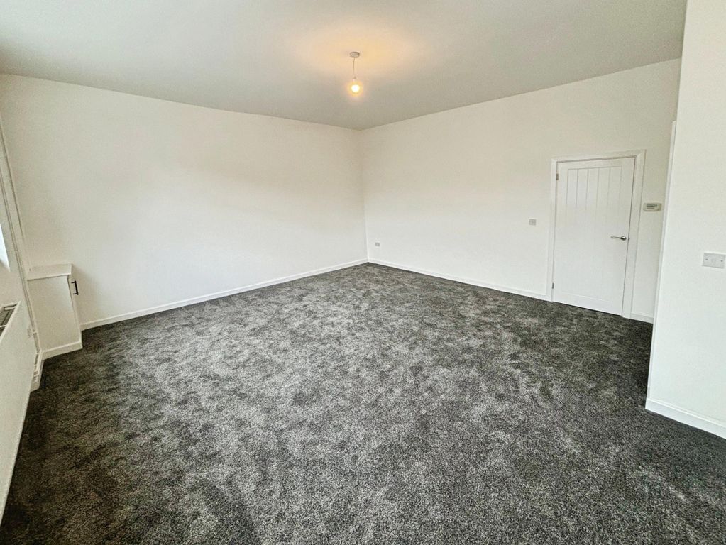 Property photo 3 of 18 Image