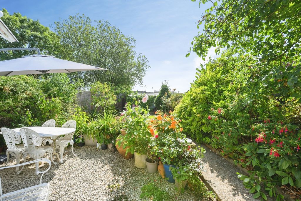 Property photo 2 of 18 Pbox-Img.Jpg