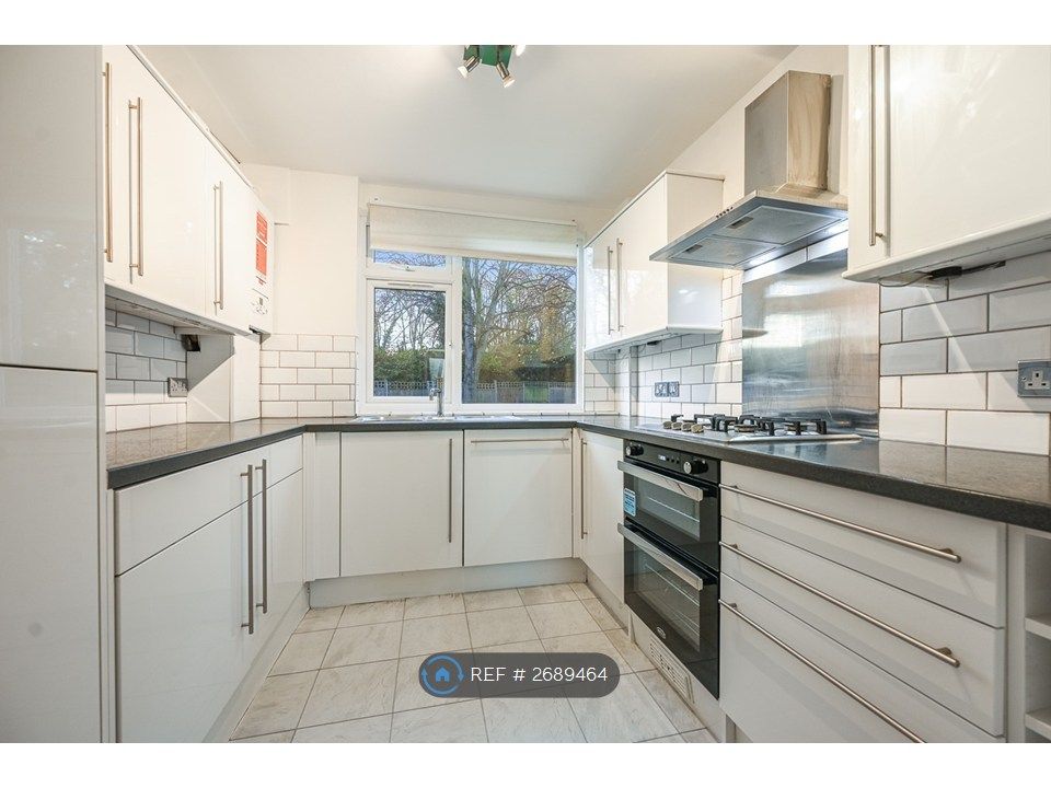 Property photo 1 of 11 Kitchen