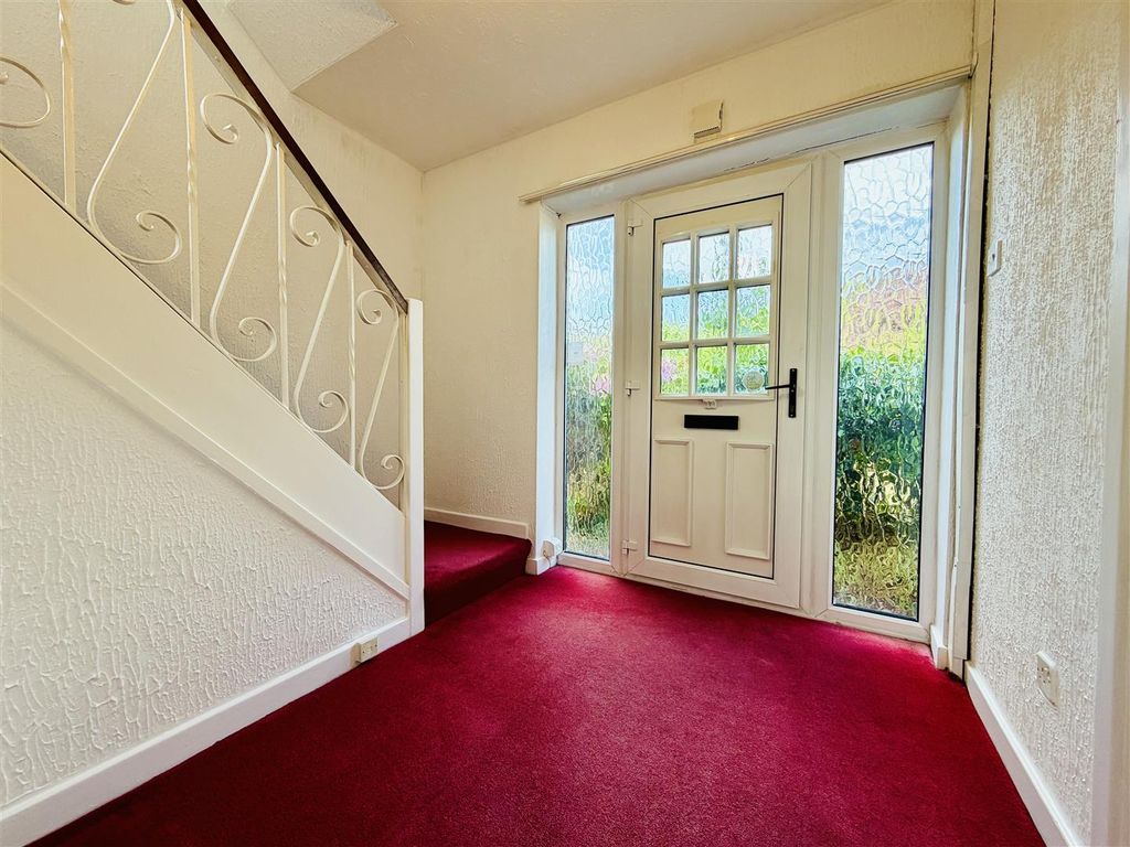 Property photo 2 of 26 Entrance Hallway