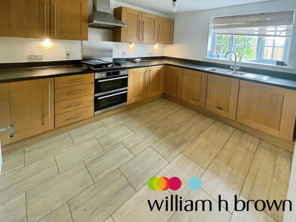 Property photo 2 of 10 Kitchen