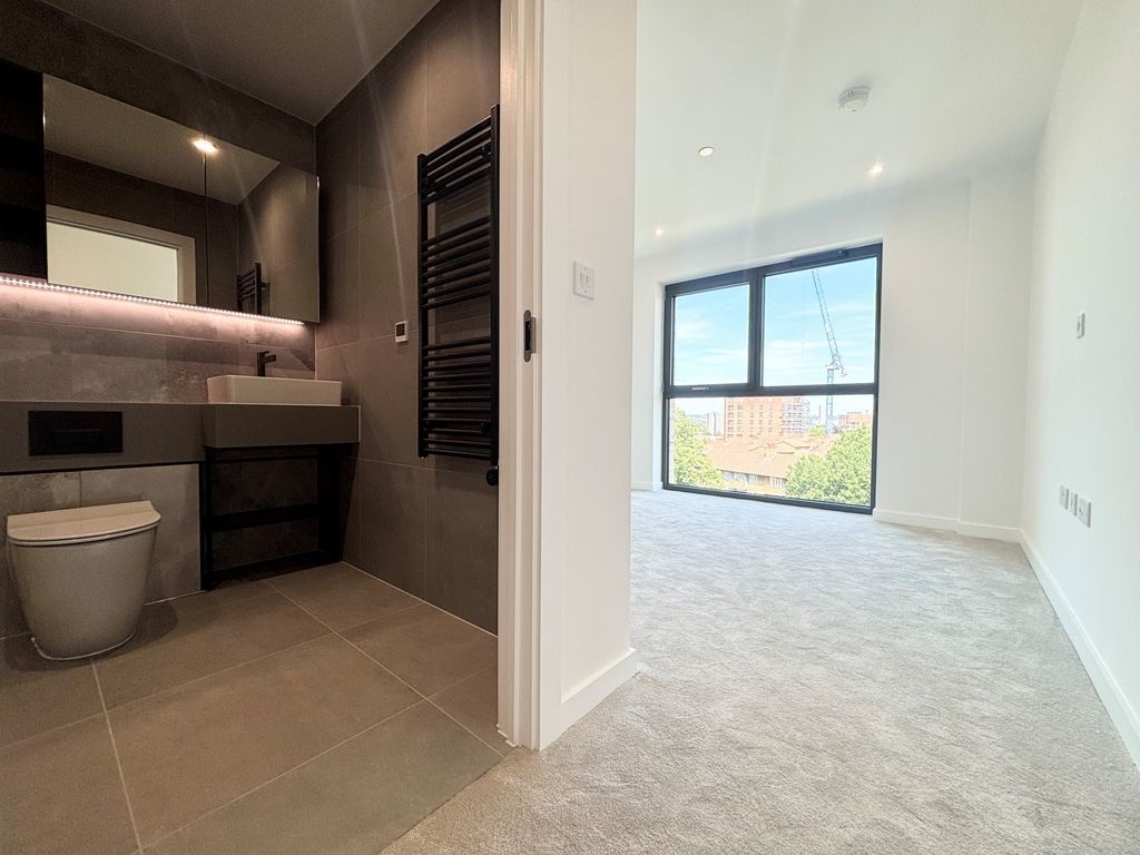 Property photo 3 of 11 Photo 5