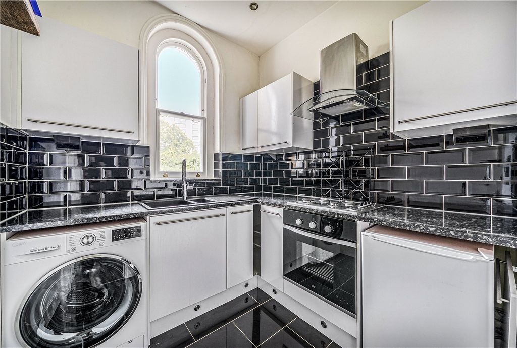 Property photo 3 of 14 Picture No. 24