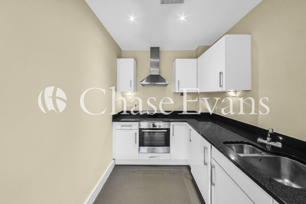 Property photo 2 of 11 Kitchen