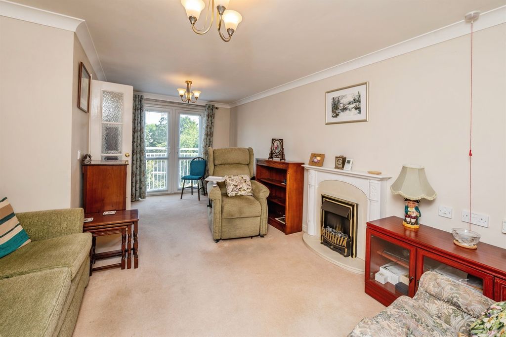 Property photo 2 of 17