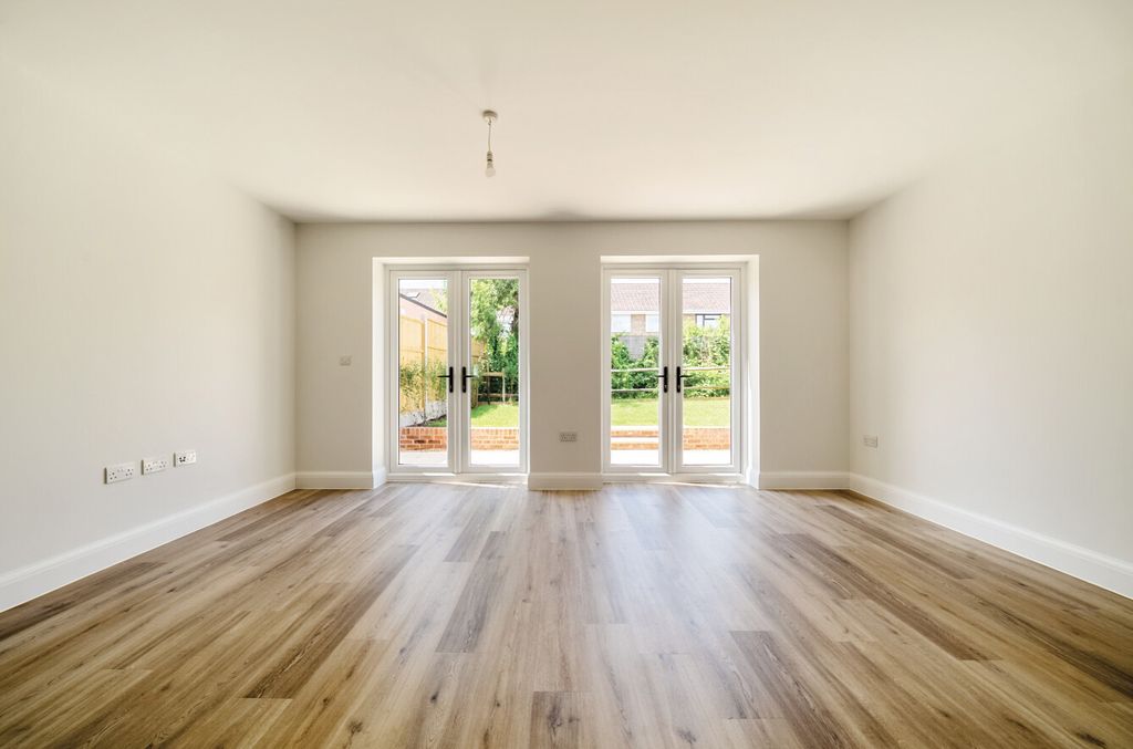 Property photo 3 of 14 1320665-13-686Bcf...