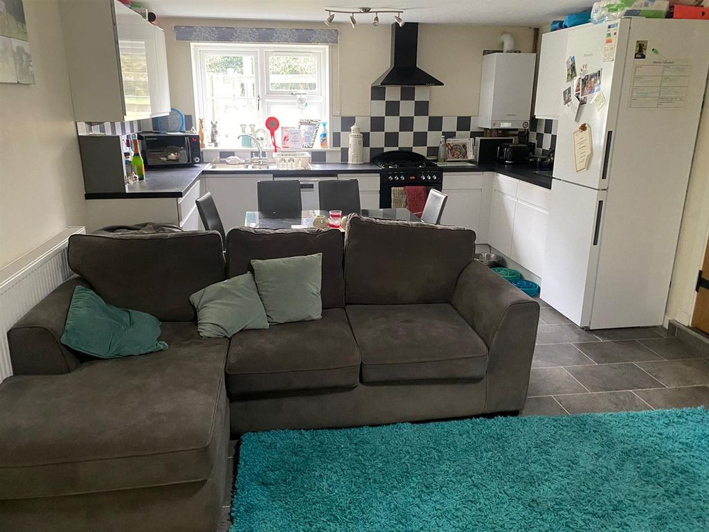 Property photo 3 of 6 Yjnt8401.Jpg