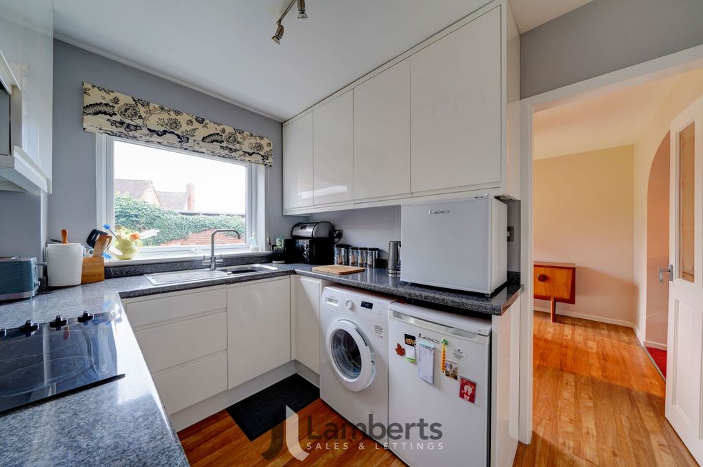 Property photo 2 of 19 Kitchen