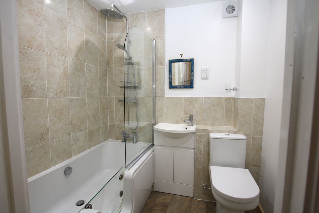 Property photo 3 of 11 1Fitzf
