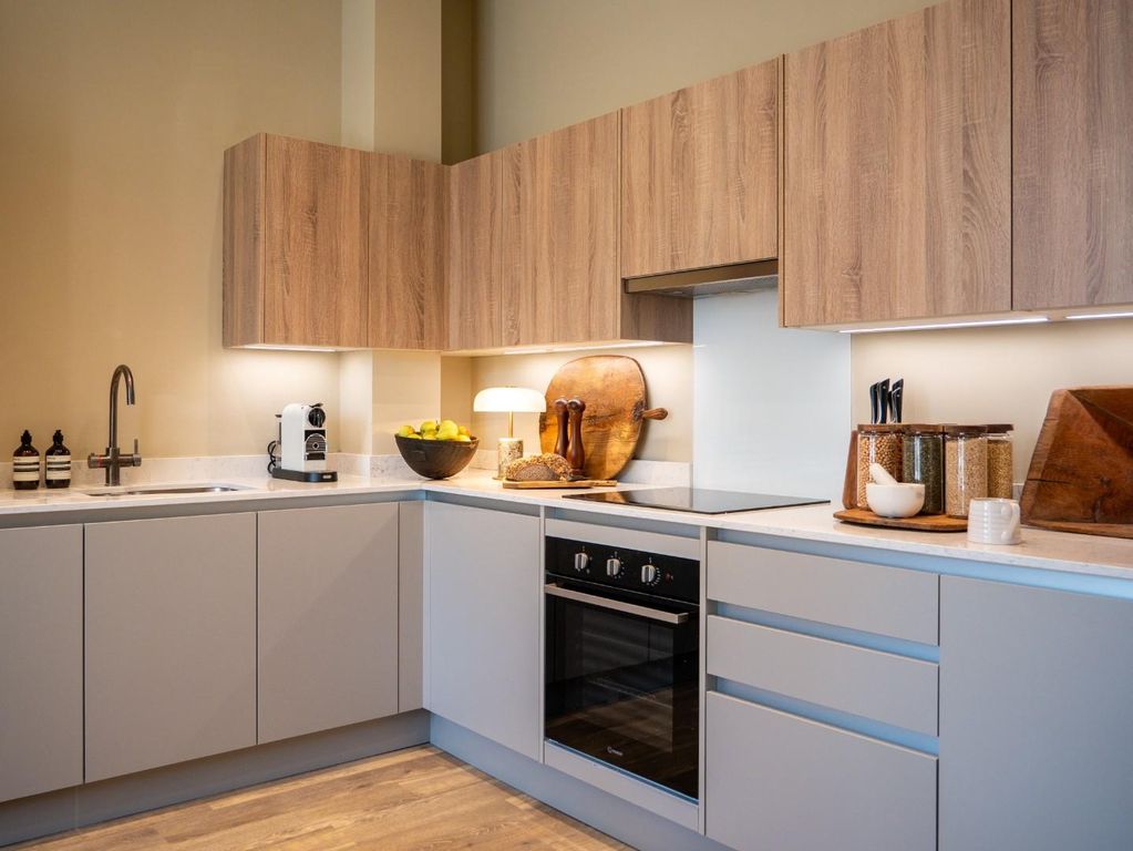 Property photo 2 of 22 Southsea Show Flat Hr-39.Jpg