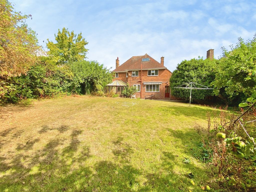 Property photo 3 of 20