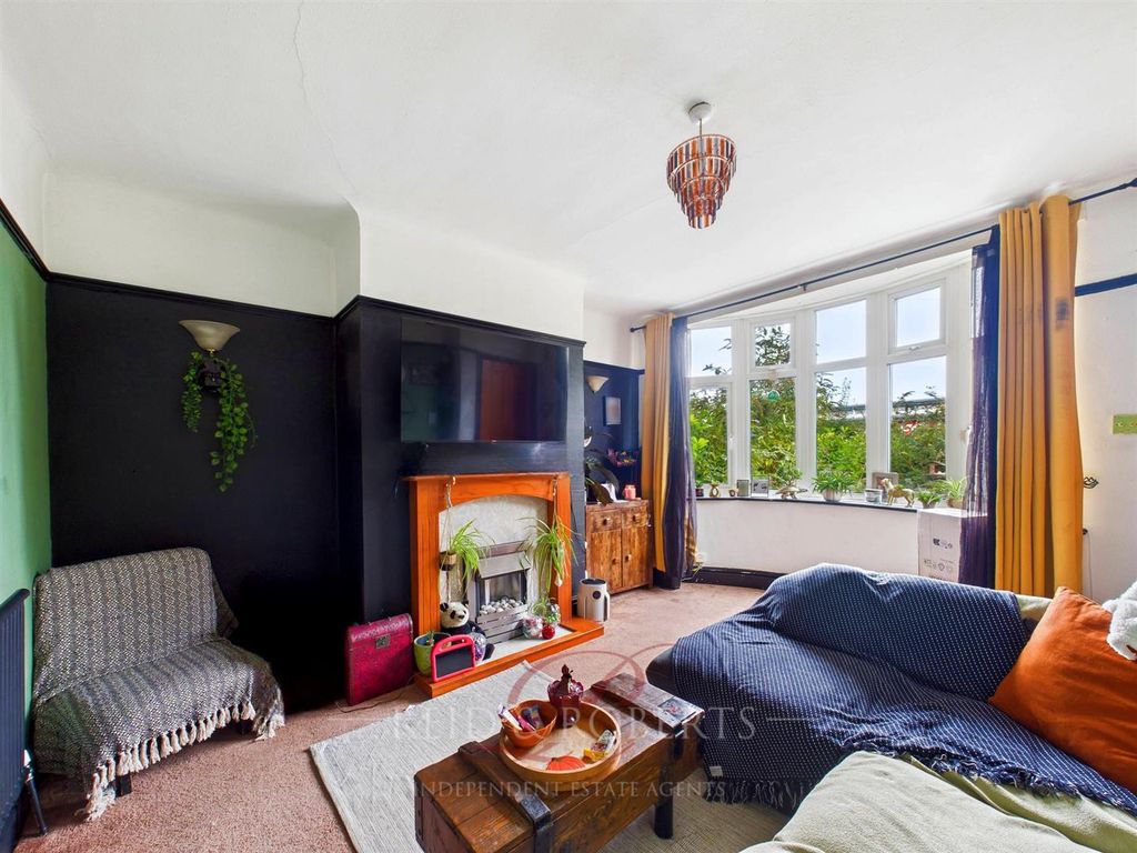 Property photo 2 of 9 Cam05148G0-Pr0071-Still014.Jpg