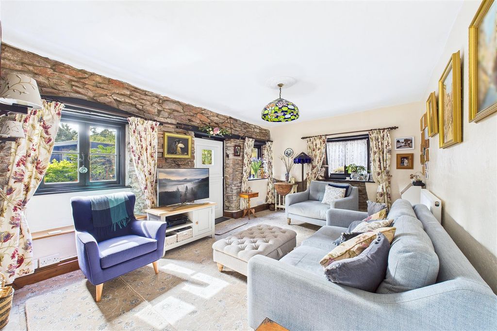 Property photo 2 of 22