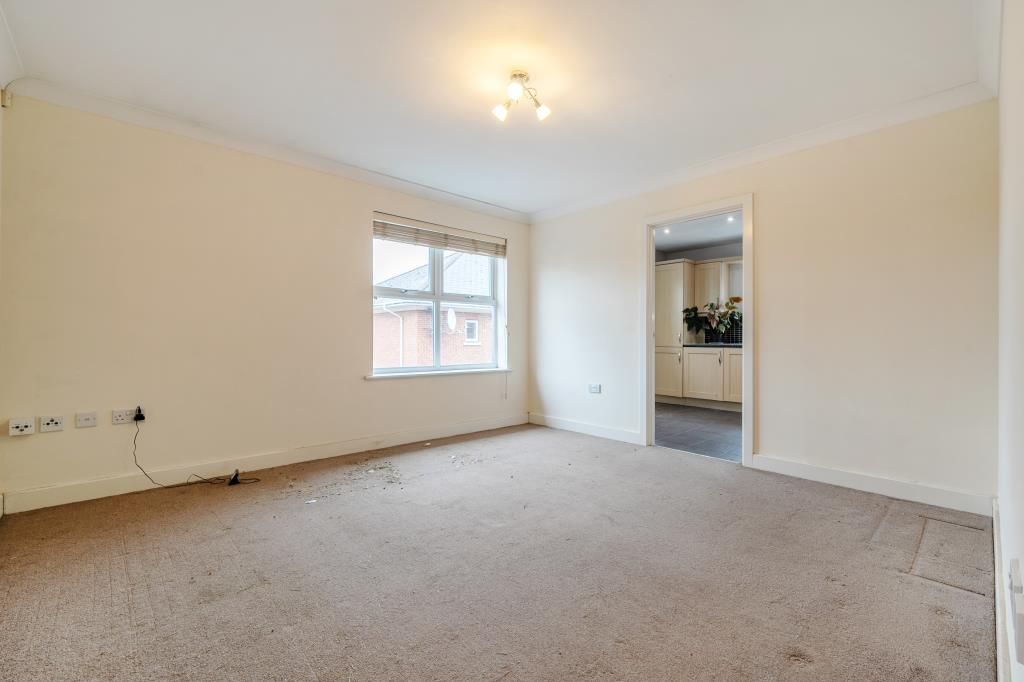 Property photo 3 of 10 Living Room