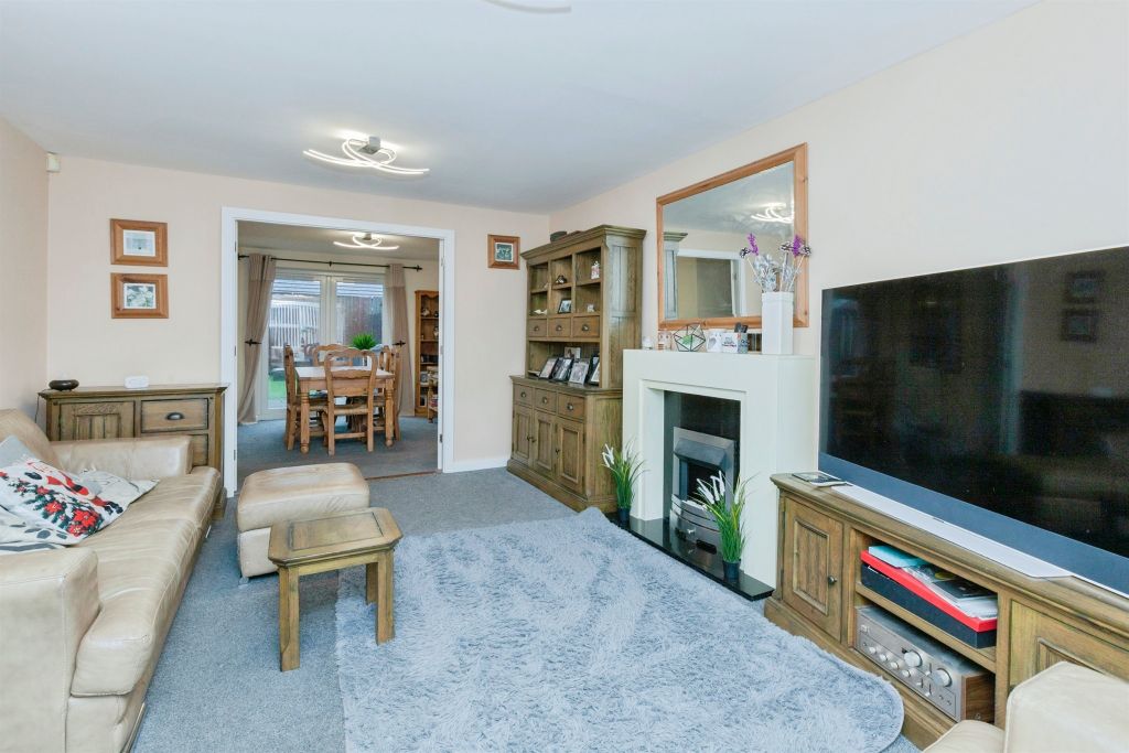 Property photo 2 of 21