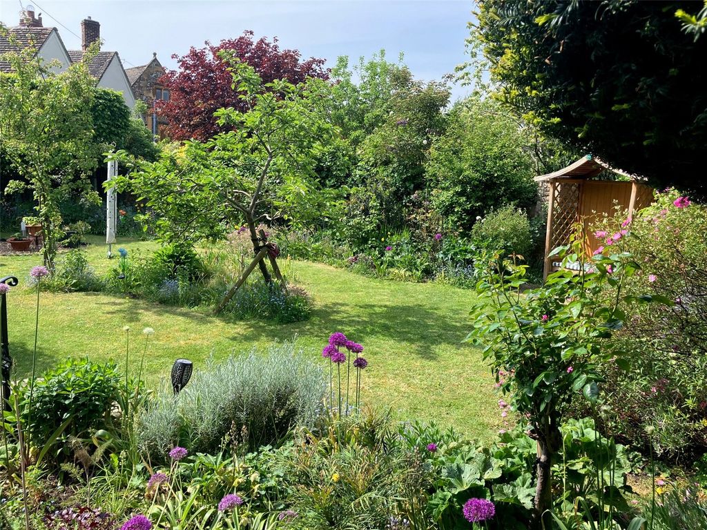 Property photo 2 of 15 Garden