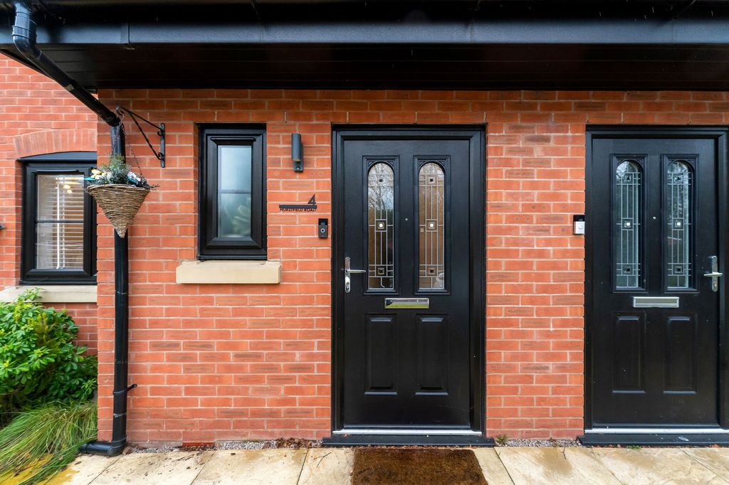 Property photo 2 of 60