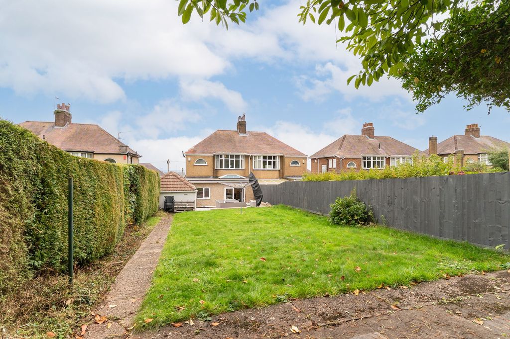 Property photo 2 of 22