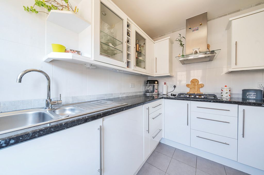 Property photo 3 of 22 26-681E0F20B1A55-...