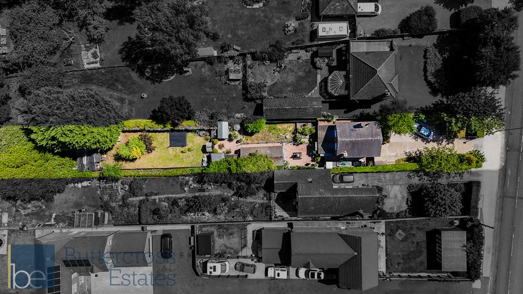 Property photo 2 of 29 Beacon Hill Road