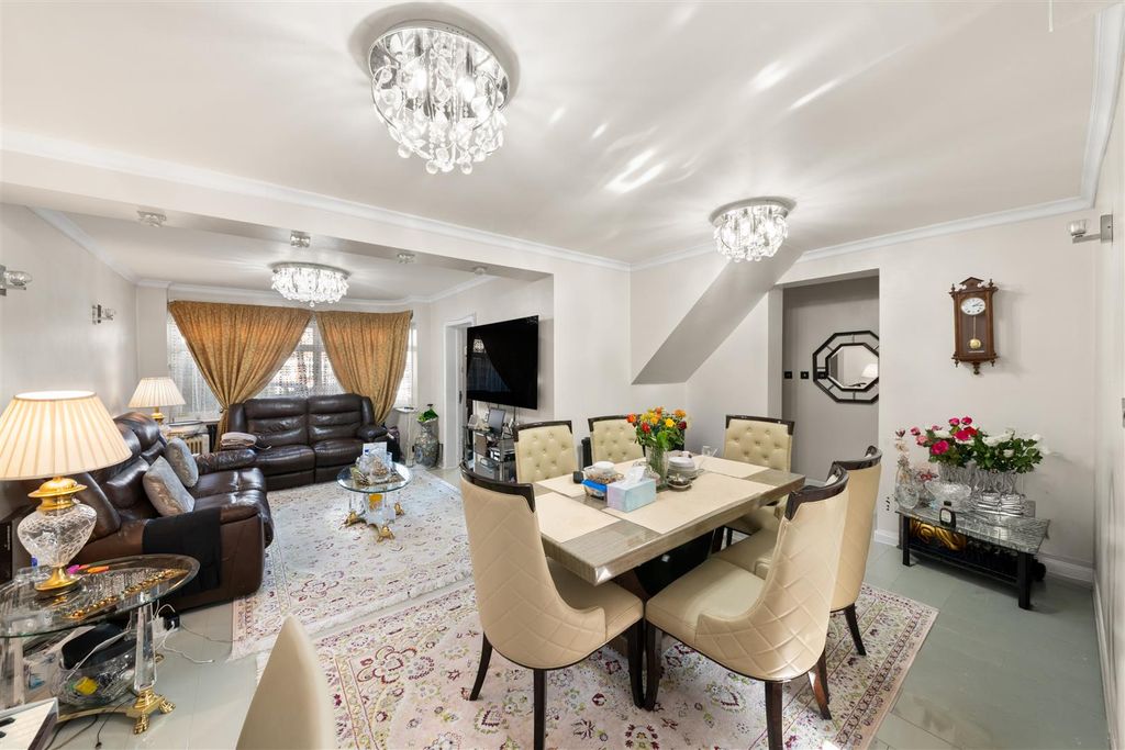 Property photo 2 of 16