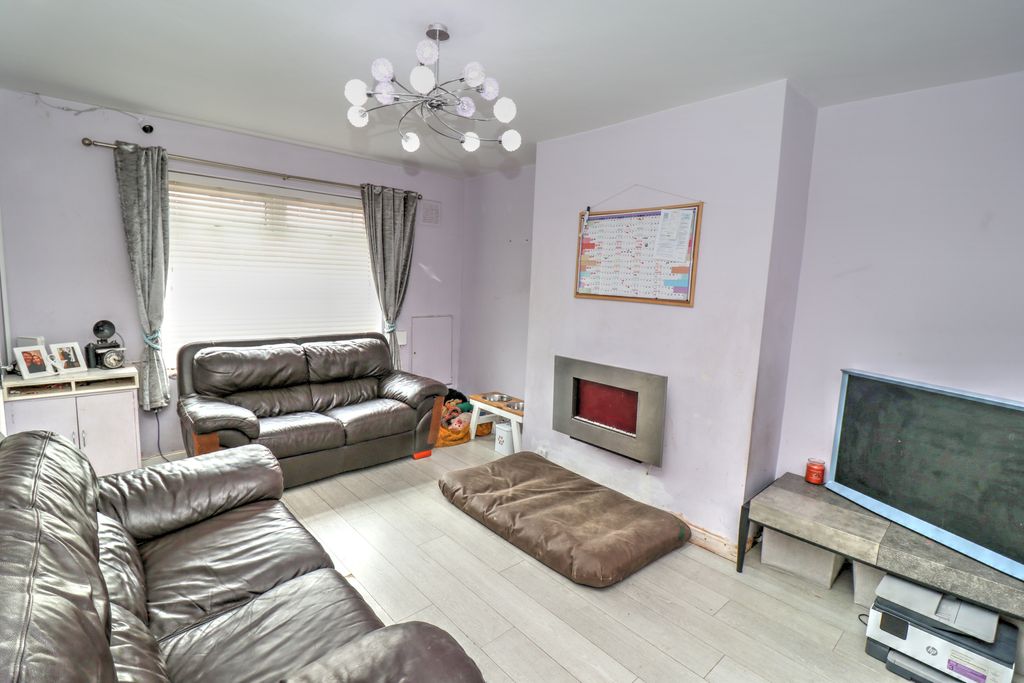 Property photo 3 of 12 Img_8275