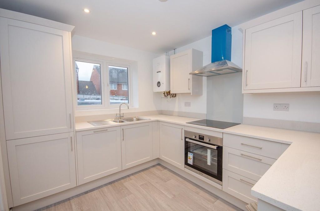 Property photo 3 of 15 Kitchen Pic 2.Jpg